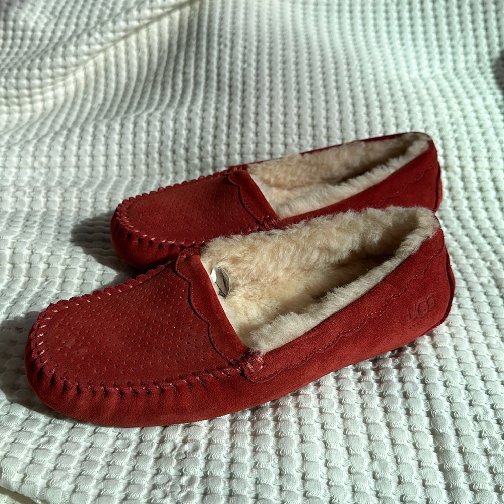 UGG Scalloped Moccasin Honeycomb